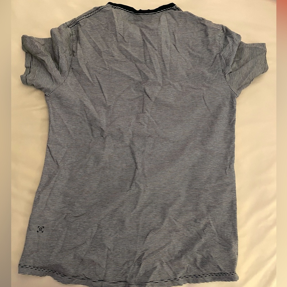 Lululemon 5 Year Basic V Updated Fit - image 5